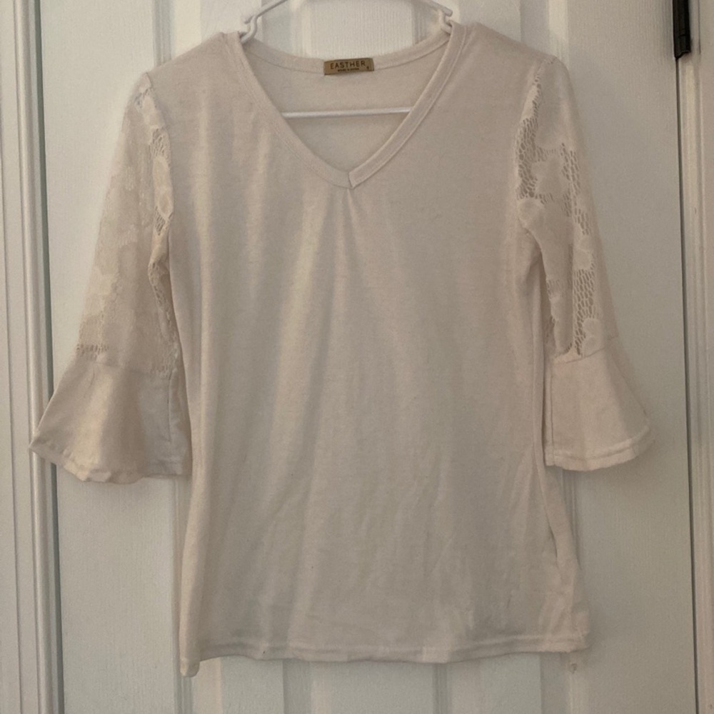 White top with lace sleeve